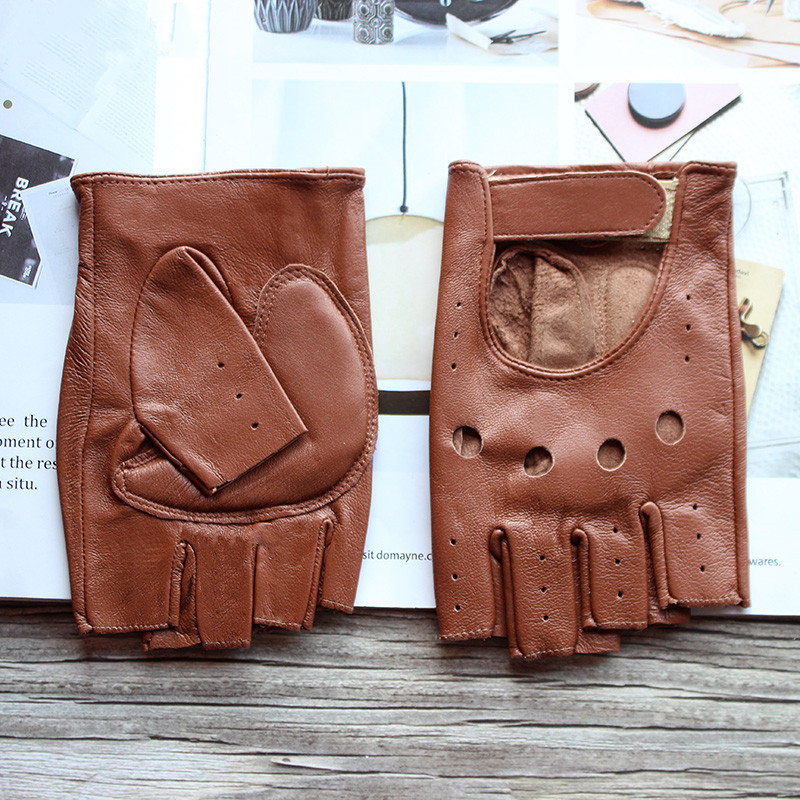 Guanti mezze dita in pelle di  - Leather Driving Glove recensione e prezzo