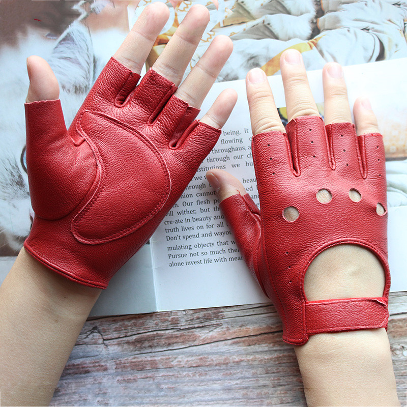 Guanti mezze dita in pelle di  - Leather Driving Glove recensione e prezzo